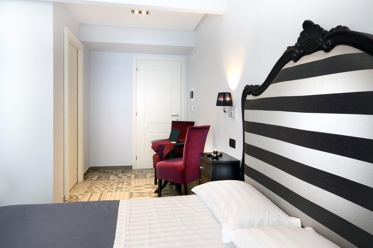 Barbarella Suite Неаполь Экстерьер фото