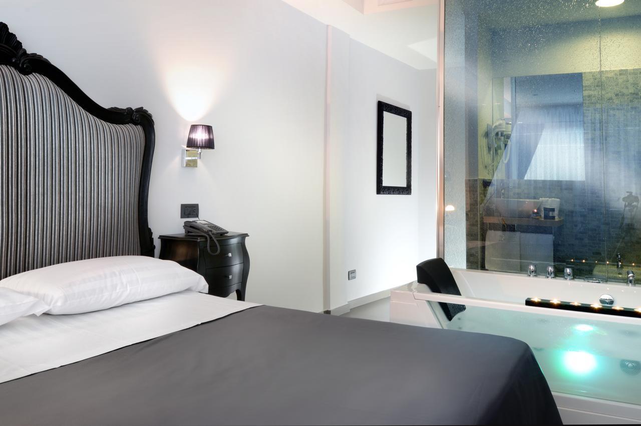 Barbarella Suite Неаполь Экстерьер фото