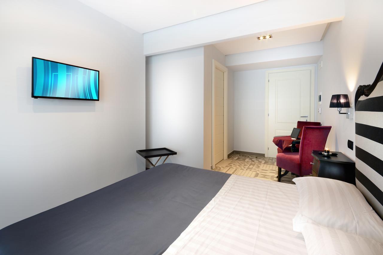 Barbarella Suite Неаполь Экстерьер фото