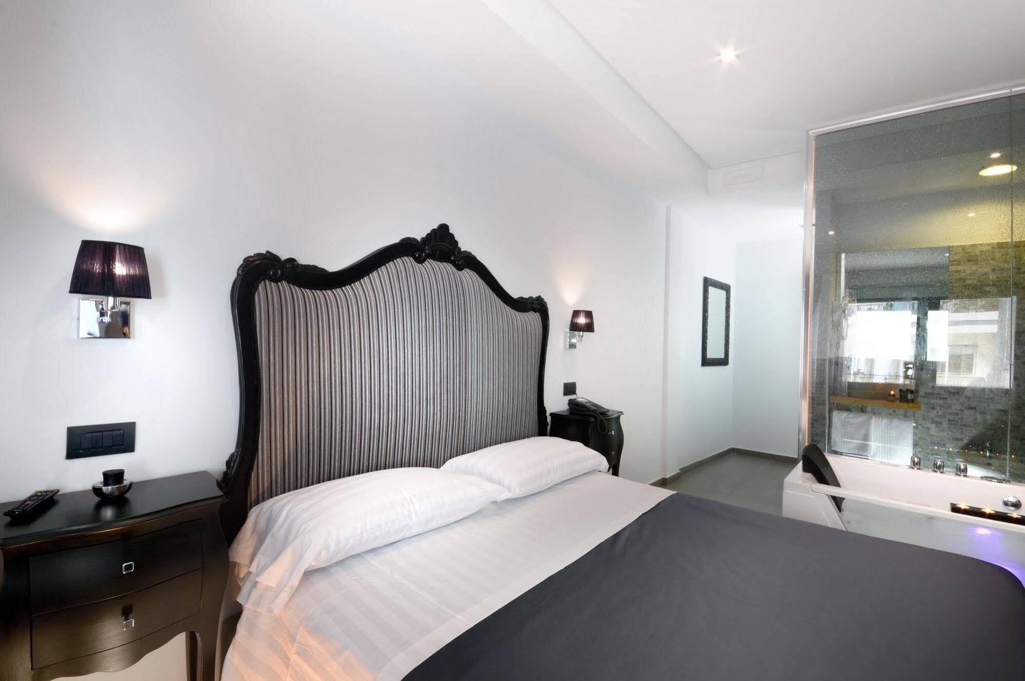 Barbarella Suite Неаполь Экстерьер фото